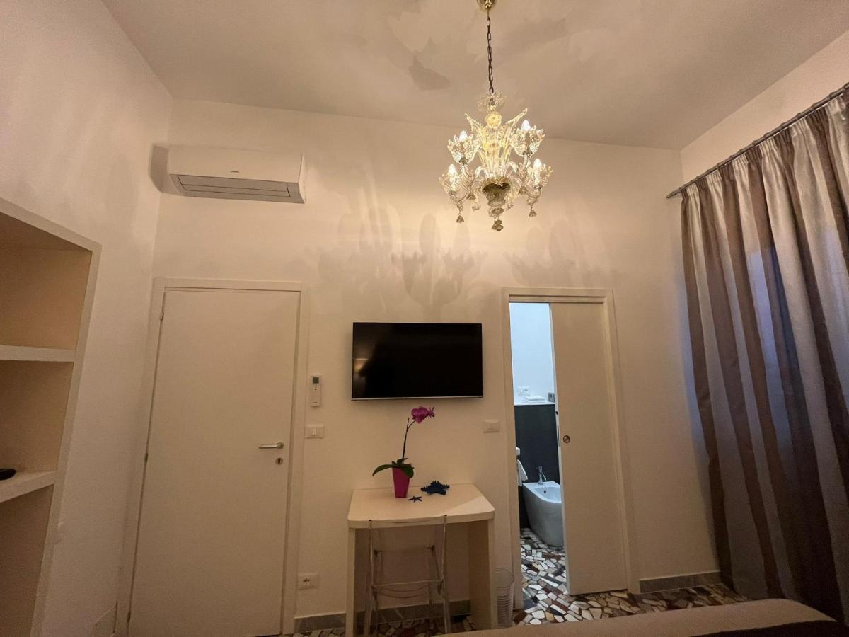Al Mare 54 Luxury Guest House Лидо Ди Камайоре Екстериор снимка