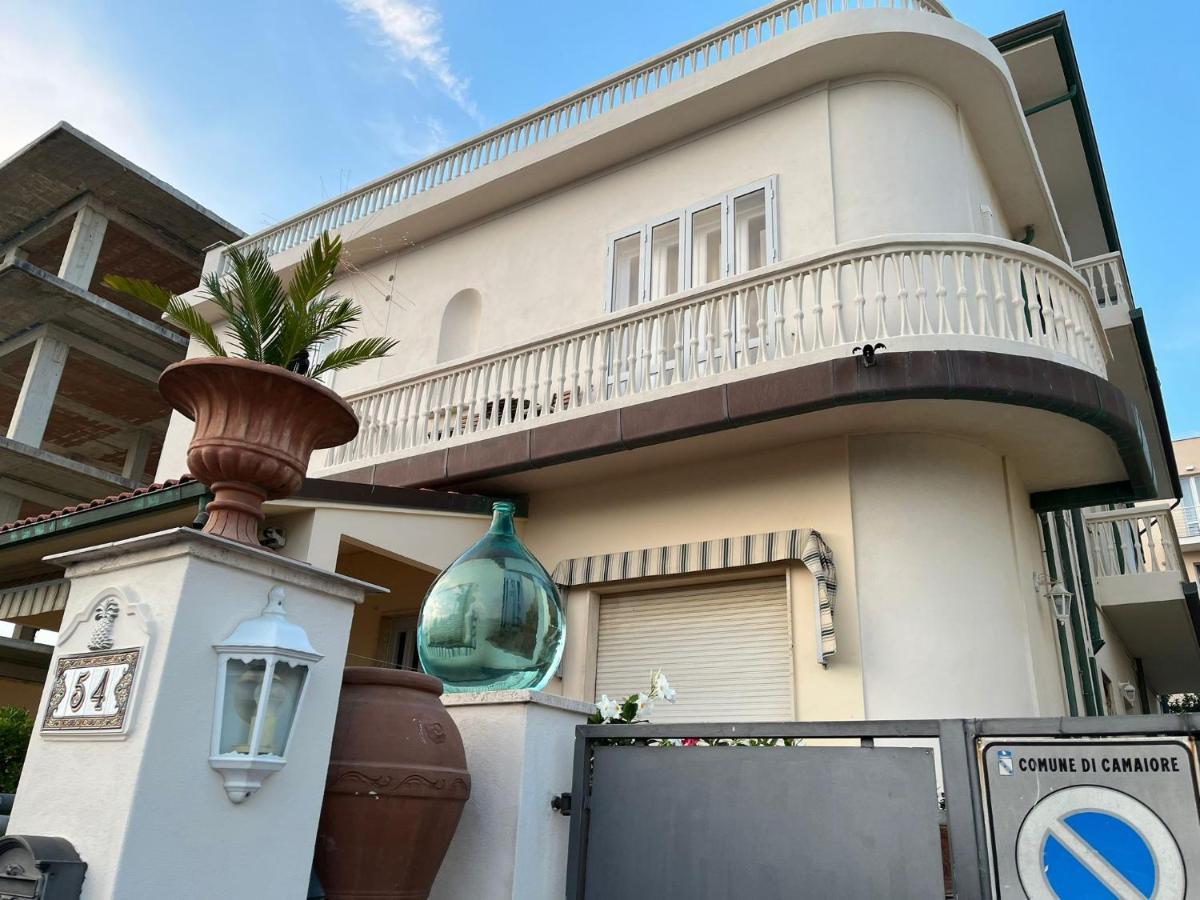 Al Mare 54 Luxury Guest House Лидо Ди Камайоре Екстериор снимка