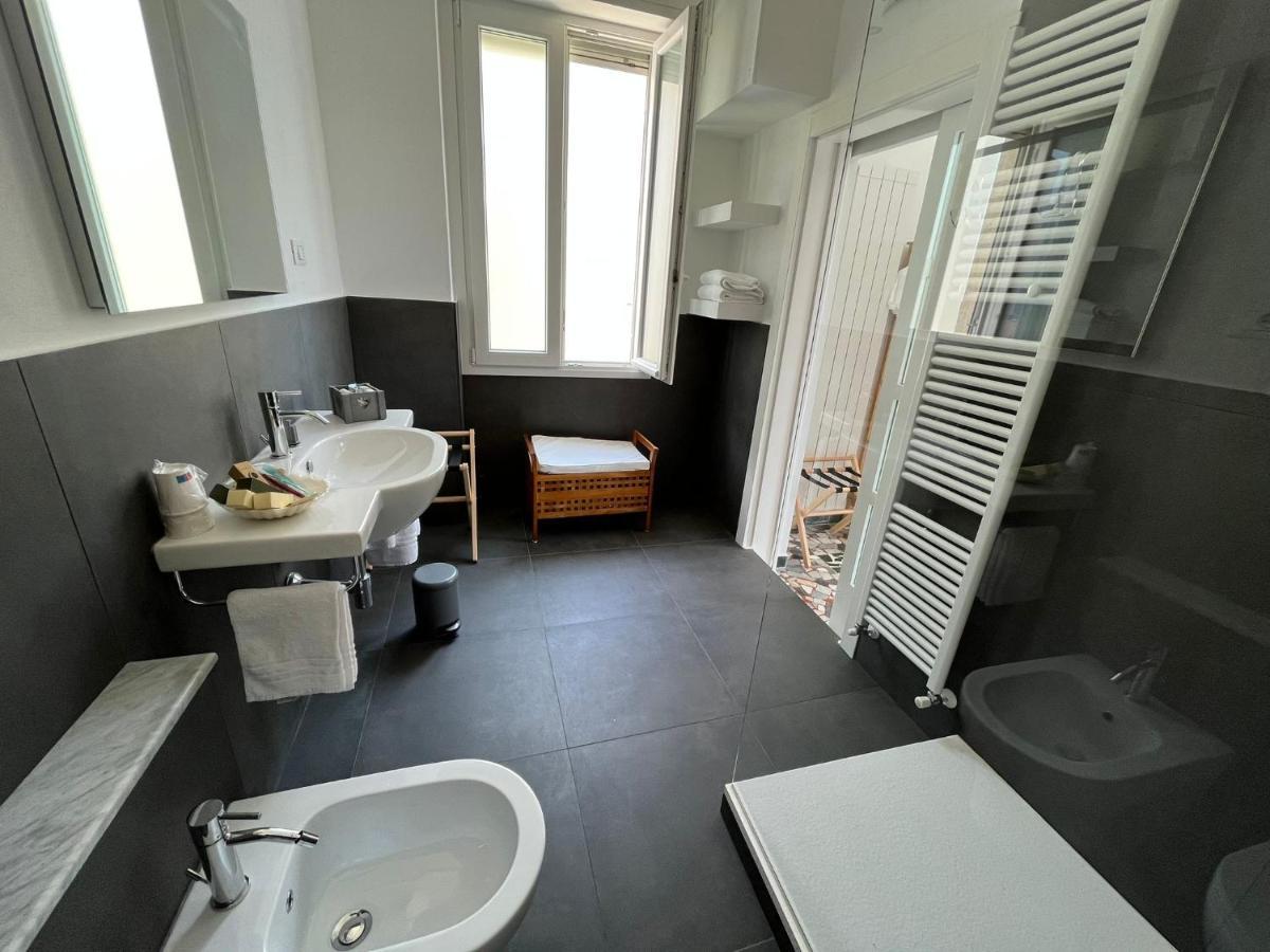 Al Mare 54 Luxury Guest House Лидо Ди Камайоре Екстериор снимка